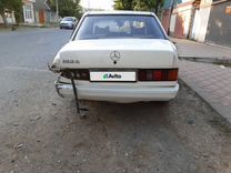 Mercedes-Benz 190 (W201) 2.0 MT, 1987, битый, 35 000 км, с пробегом, цена 100 000 руб.