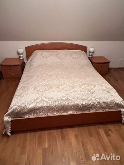 Спальный гарнитур