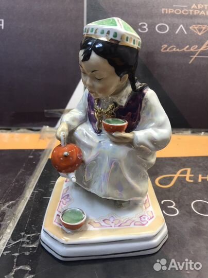 Статуэтка узбечка с чайником дулево СССР