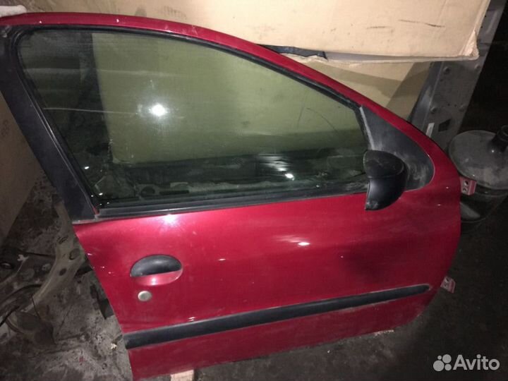 Дверь передняя левая и правая Пежо 206
