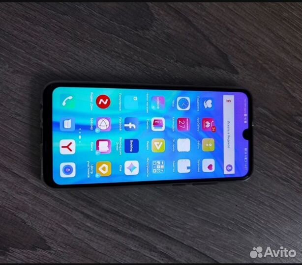 Телефон honor 10i