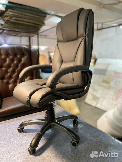 Офисное кресло