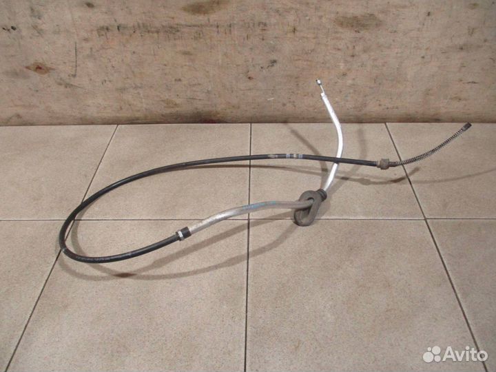 Трос стояночного тормоза Skoda Fabia 2 (5J)