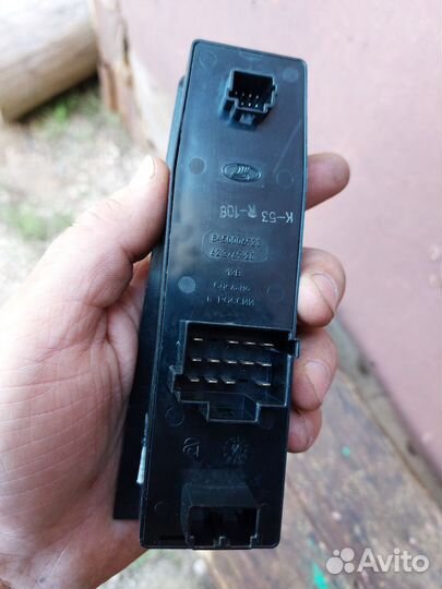 Блок управления стеклоподъёмниками Лада Веста