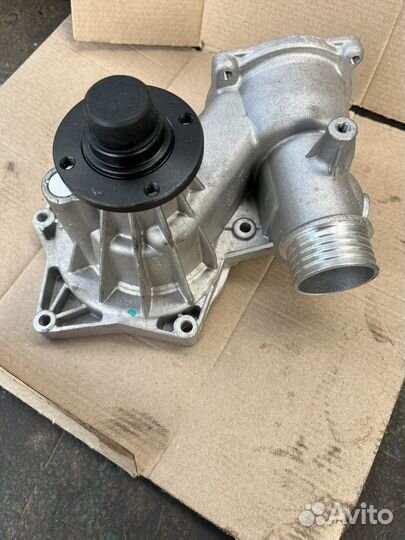 Помпа BMW E31/E38/E39, 3.5i-4.4i/ M62