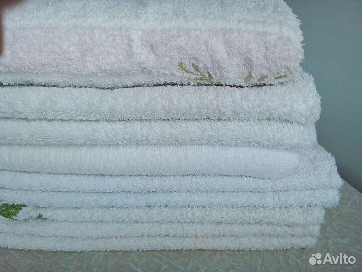 Полотенца махровые белые