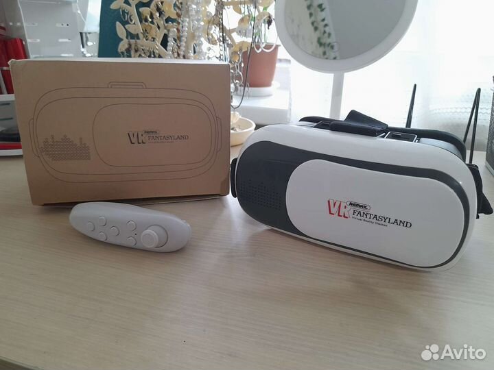 Очки виртуальной реальности с пультом