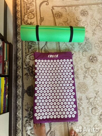 Коврик для йоги и коврик с аппликаторами