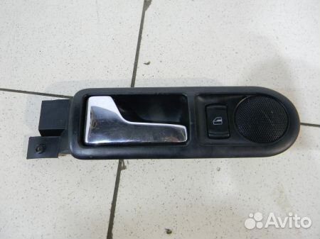 Ручка двери задней внутренняя левая