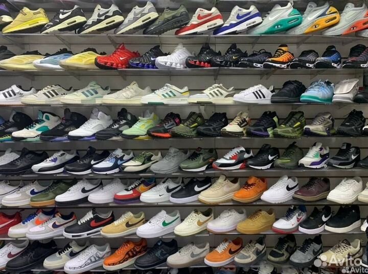 Кроссовки оптом