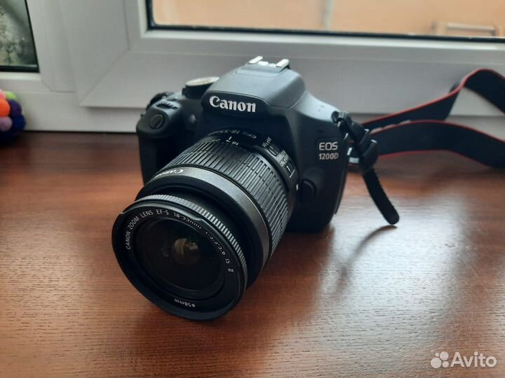 Зеркальный фотоаппарат canon 1200d