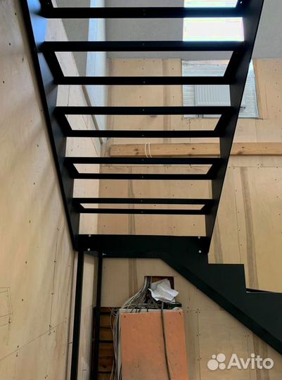 Обшивка ступеней Ясенем