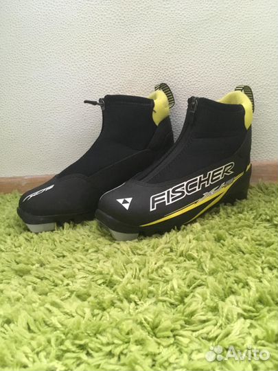 Лыжные ботинки