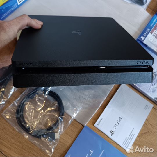 Sony PS4 slim 1tb 2208b+700 игр+3 диска