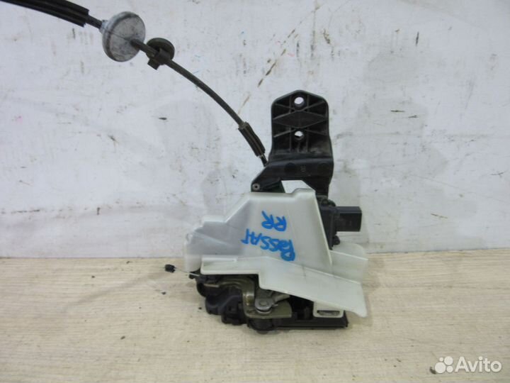 Замок двери задней правой VW Passat B5