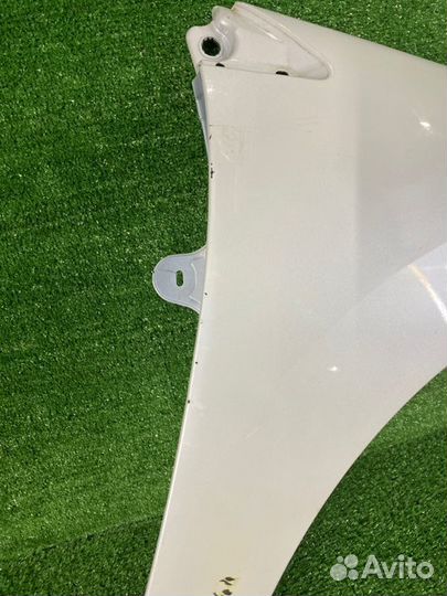 Крыло переднее правое Peugeot 308