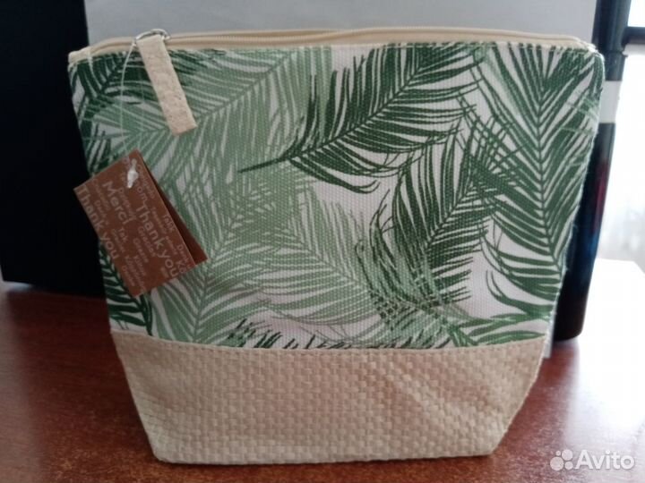 Косметичка от Ив Роше