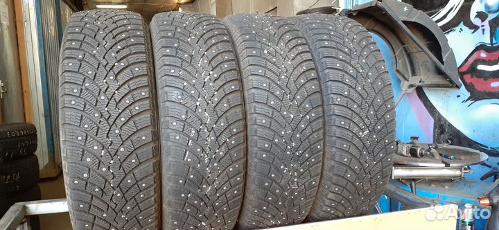 Pirelli Ice Zero 2 215/65 R17