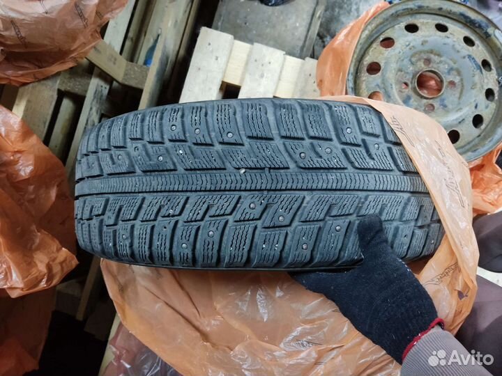 Kumho I'Zen KW22 205/65 R15 94T