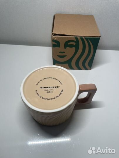 Кружка starbucks кремового цвета