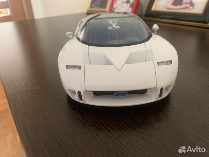 Коллекционная модель Ford gt 90