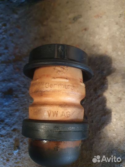 Отбойник амортизатора передний vag