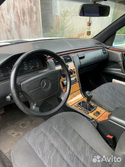 Mercedes-Benz E-класс 2.3 МТ, 1997, 490 000 км