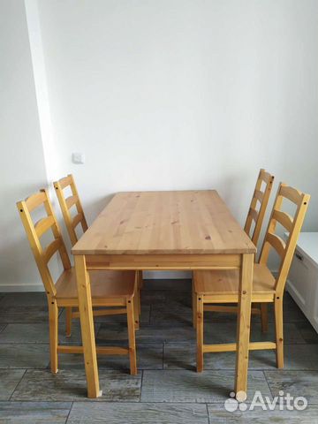 Стол обеденный со стульями