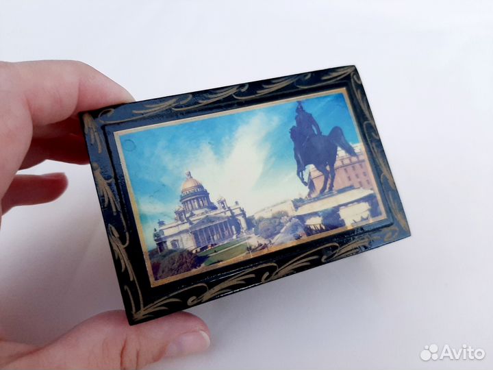 Шкатулка для украшений из дерева