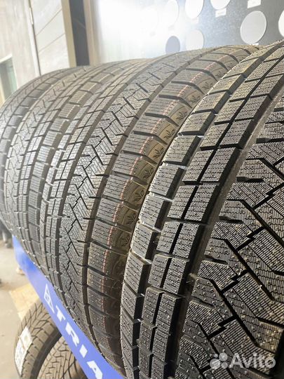 Triangle PL02 275/35 R19 100W