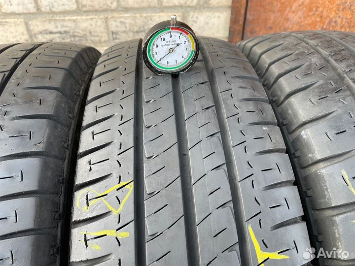 Michelin Agilis 215/70 R15