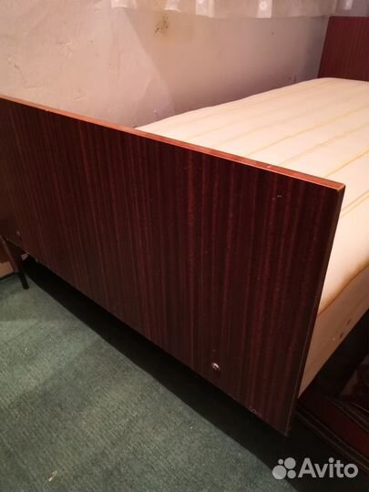 Кровать односпальная 90х200 с матрасом бу