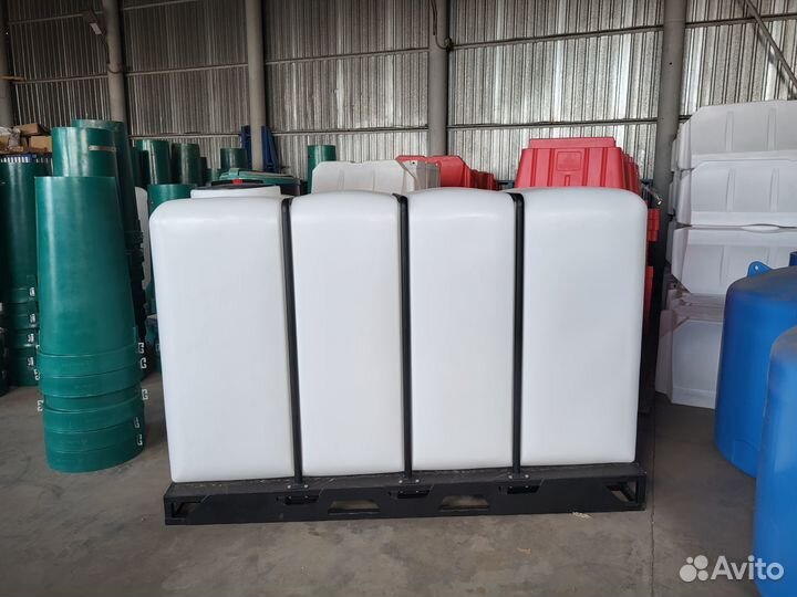 Емкость с полным сливом в обрешетке 4000л