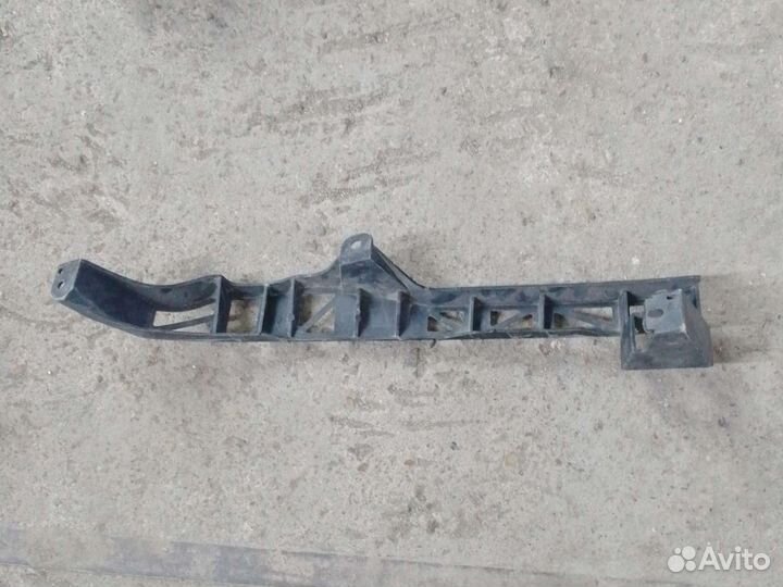 Mazda 3 BK бк, Кронштейн фары правой