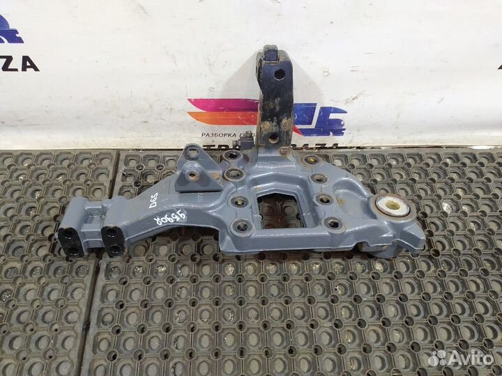 Кронштейн торсиона кабины правый Daf XF106