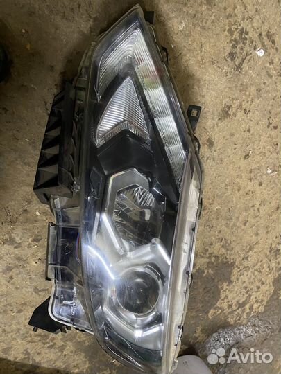 Левая фара на Nissan Qashqai 2018
