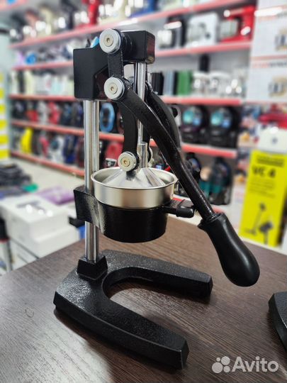 Соковыжималка-пресс для цитрусовых