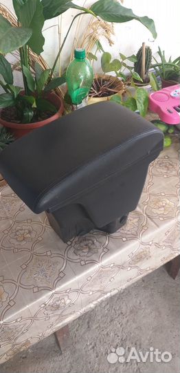 Подлокотник на kia rio 3