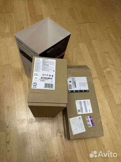 Коробка от фен Dyson supersonic