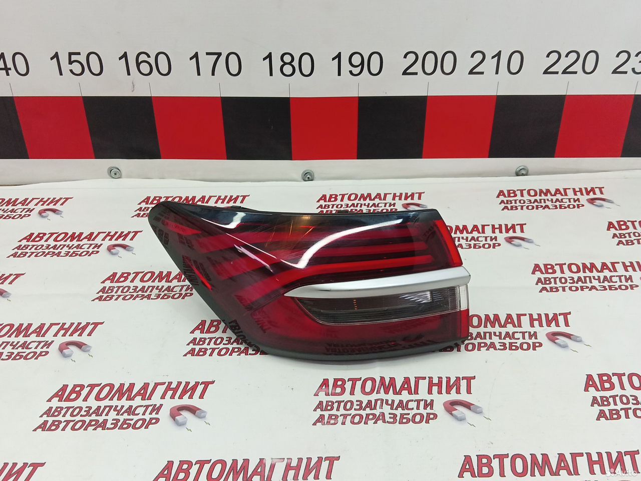 Фонарь задний левый Джили Кулрей SX11