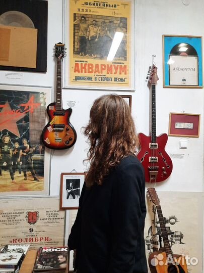 Учитель гитары и укулеле