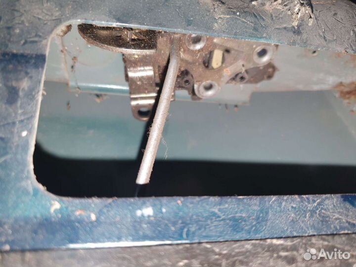 Замки на крышке багажника на шевроле блейзер 1993г