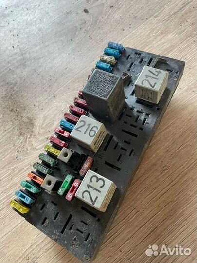 Блок предохранителей audi 100 c3