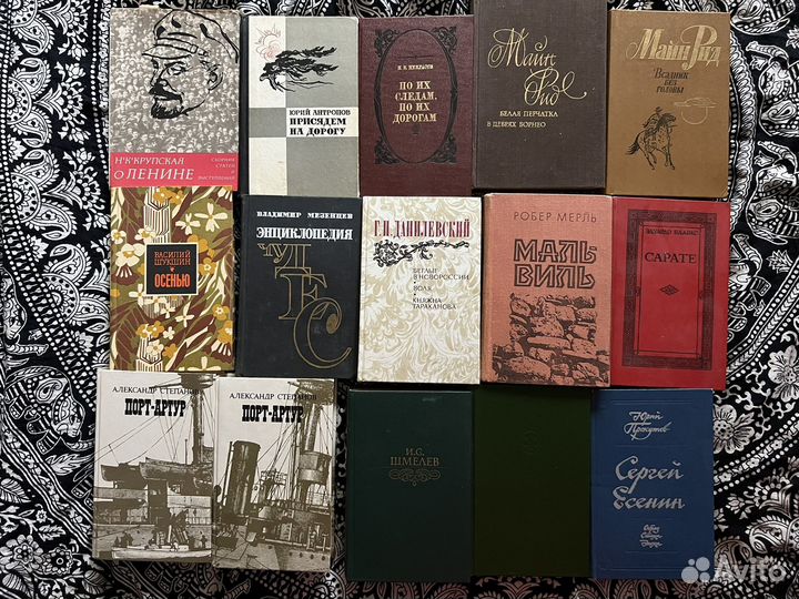 Книги в ассортименте