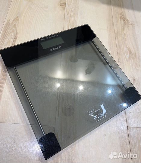 Весы напольные электронные Scarlett