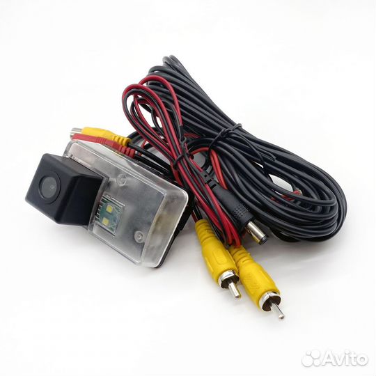 Камера заднего вида на Peugeot 307 5008 Partner