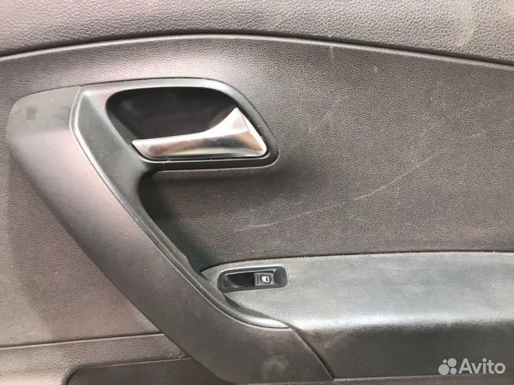 Обшивка двери задняя правая Volkswagen Polo 1