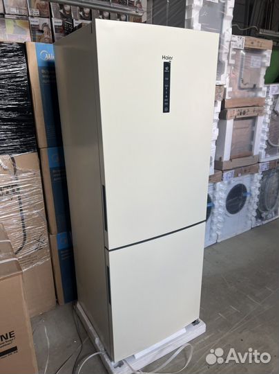 Холодильник Haer C4F744CCG