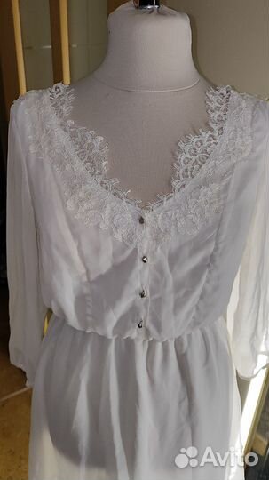 Белое короткое шифоновое платье