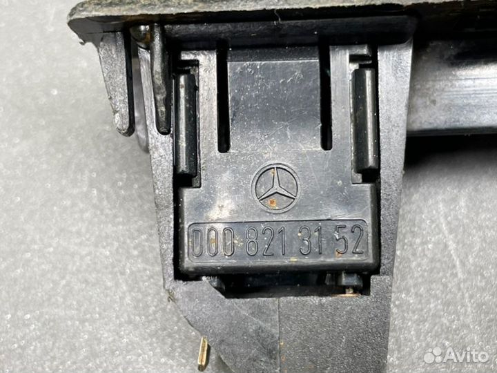 Концевик двери Mercedes-Benz W123 М102 2.3 1985